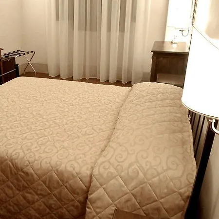 Maison Pitti فندق مبيت وإفطار *